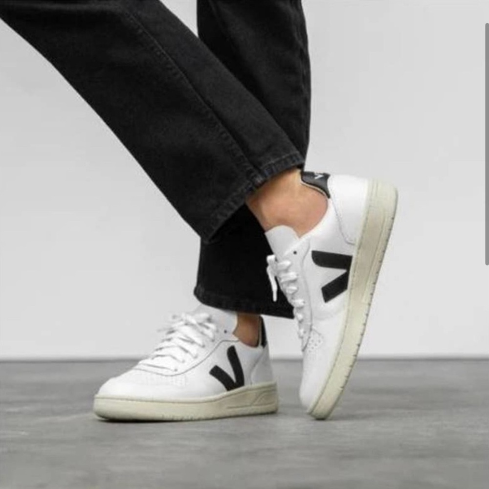 Vejas! Almost new condition.